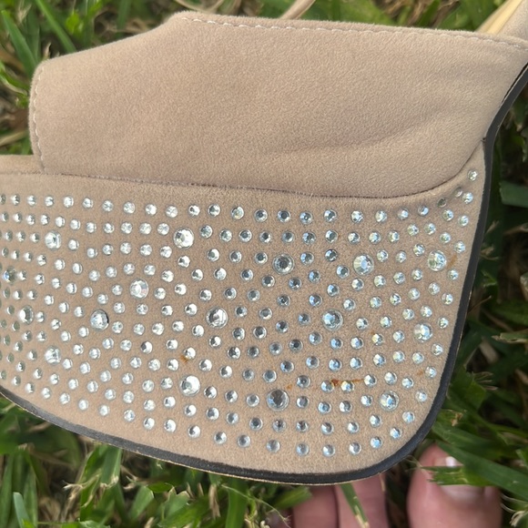 Eye Candy Platform Heels - Picture 7 of 7